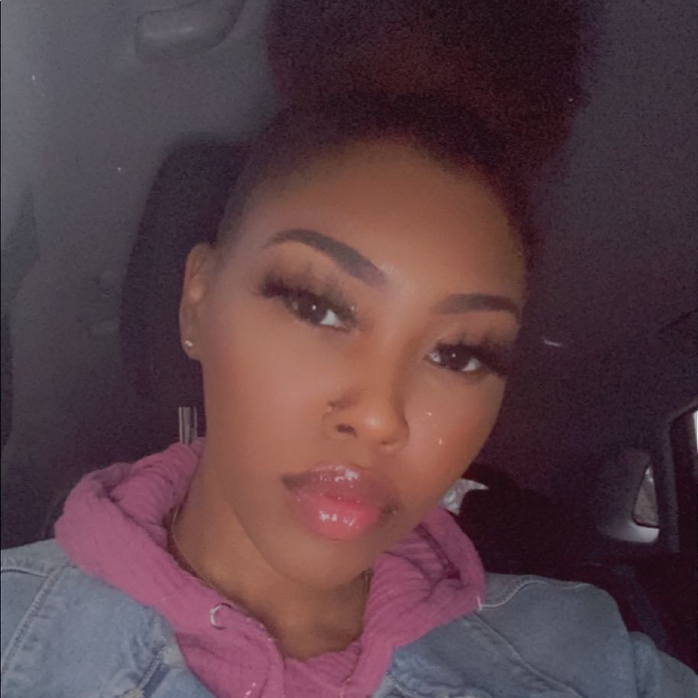 Meet your Posher, Fiana